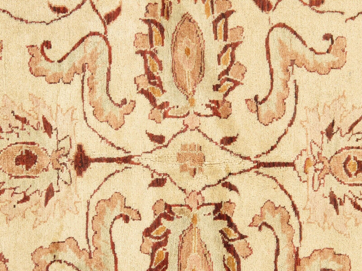 Traditional Hand-Knotted Peshawar Wool Area Rug | 6'8" x 8'2" | Vintage | Floral