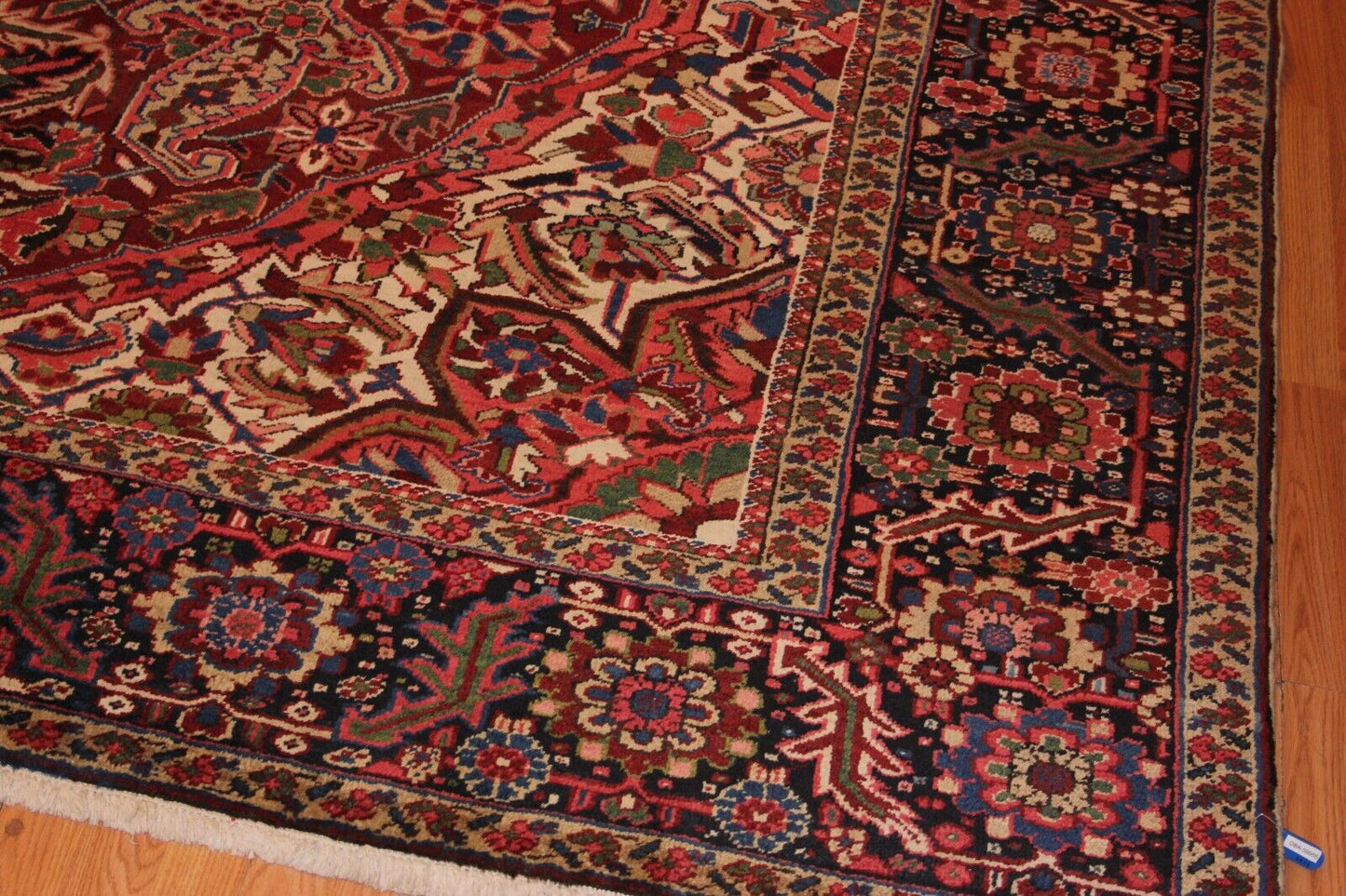 Antique PersianHeriz | 9'10" x12'1" Hand-Knotted Wool Area Rug | Great Condition