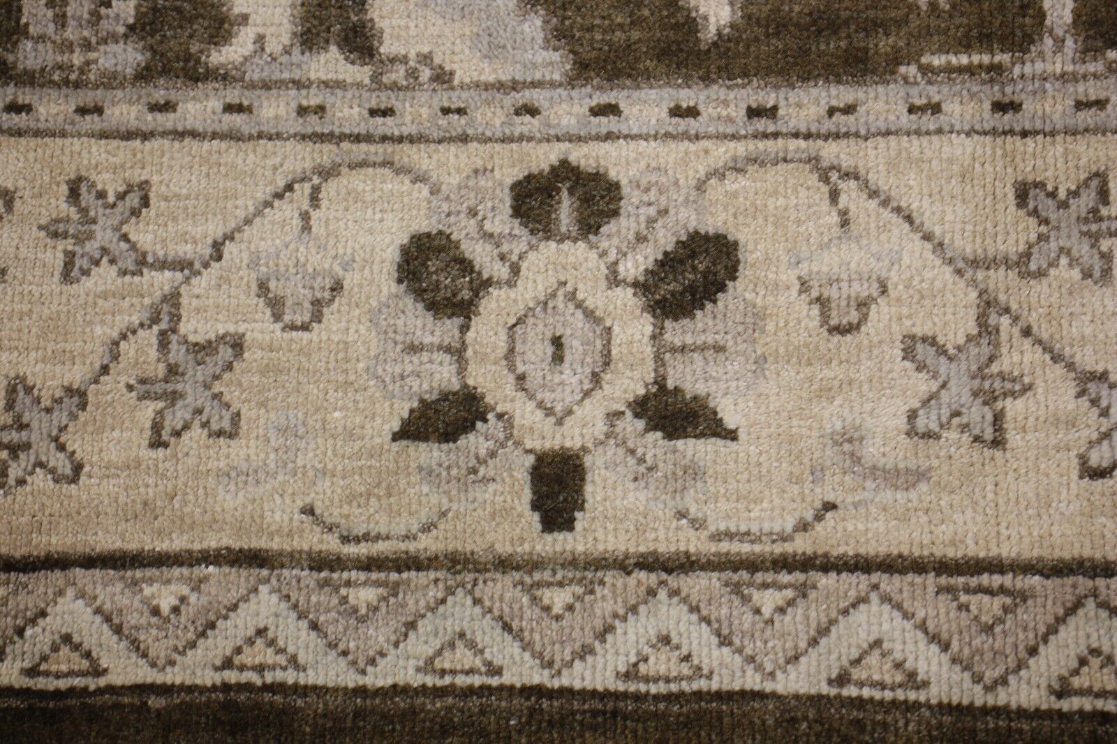 Fine Vintage Oushak | 8'9" x 11'9" Hand-Knotted Traditional Area Rug | 100% Wool